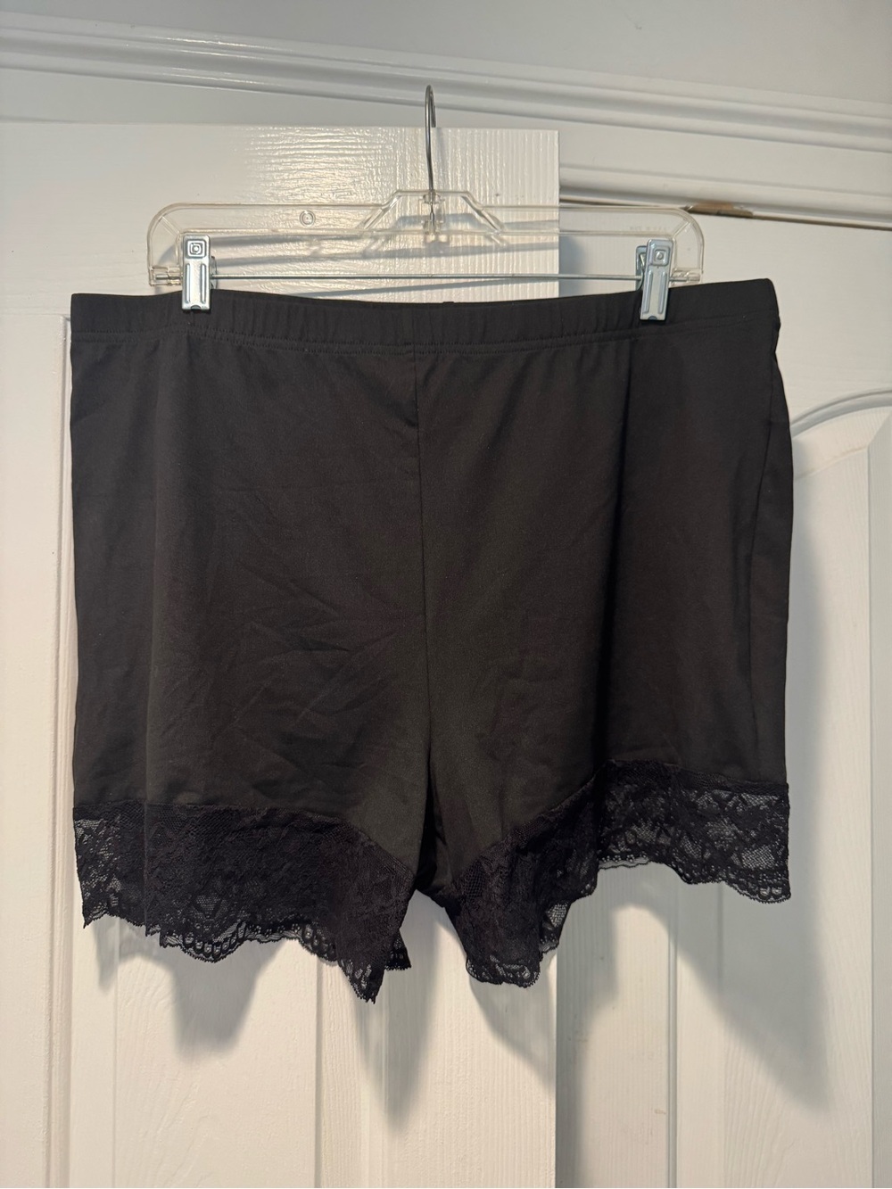 SHEIN Black Lace Trim Under Shorts